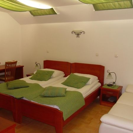 Gostilna In Prenocisce Kocjan Hotel Bizeljsko Стая снимка
